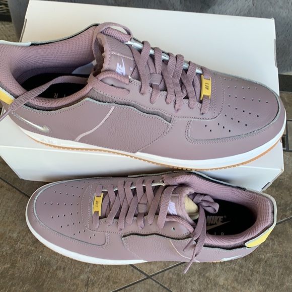 NIKE ID CUSTOM AIR FORCE 1 MENS - Picture 3 of 16